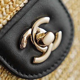 Chanel 26c «Ранней весны» — плетеная с