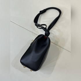Оригинальная сумка CHANEI 26A в форме 
