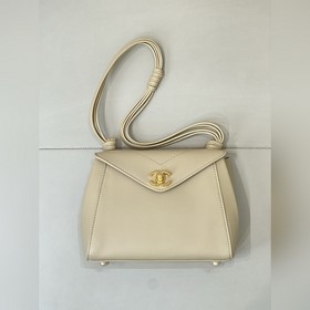 Оригинальная сумка CHANEI 26A в форме