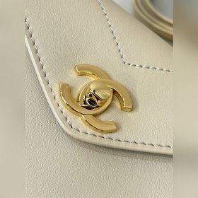 Оригинальная сумка CHANEI 26A в форме 