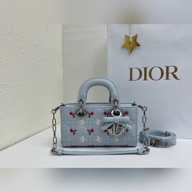 Модель Lady D-Joy «Мини-роза и белый г