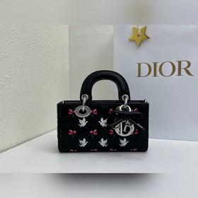 Модель Lady D-Joy «Мини-роза и белый г