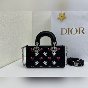 Модель Lady D-Joy «Мини-роза и белый г
