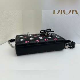 Модель Lady D-Joy в размере «маленький