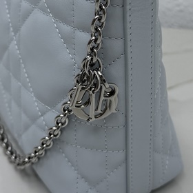 Сумка Dior Love Mini с цепочкой — Арти
