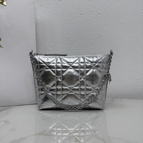 Мини-сумка Dior Love на цепочке — Арти