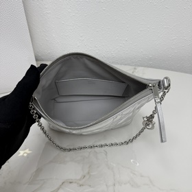 Мини-сумка Dior Love на цепочке — Арти