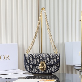 Оригинальная сумочка Dior Médaillon 