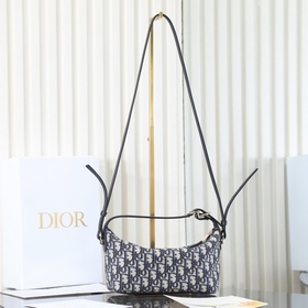 Новая модель клатча DIOR NOMAD заводск