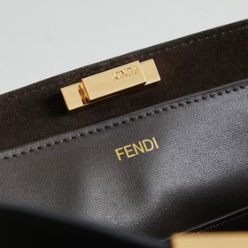 Новая модель Fendi Way в большом разме