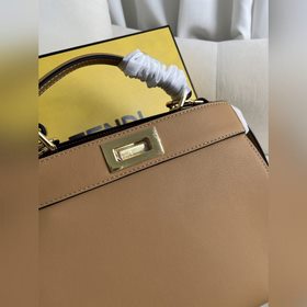 Кожаная сумка Peekaboo Iseeu среднего 
