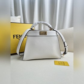 Белая кожаная сумка Peekaboo Iseeu с