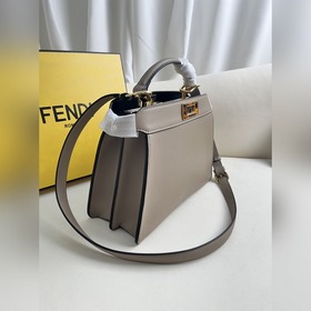 Серый кожаный портфель Peekaboo Isee