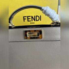 Серый кожаный портфель Peekaboo Isee