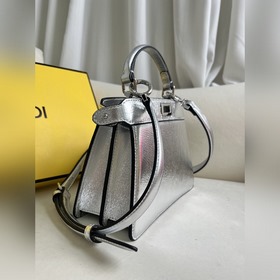 Серебристая сумочка Peekaboo ISeeU P