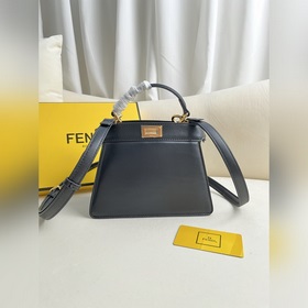 Черная сумочка Peekaboo ISeeU Petite и