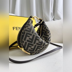 Новая модель сумки «Prafy» в стиле «