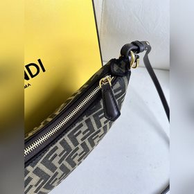 Новая модель сумки «Prafy» в стиле «