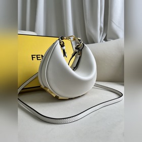 Белая сумочка «Prafy» нового размера (