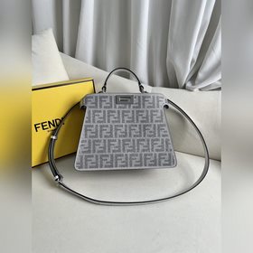 Знаковая сумочка Peekaboo ISeeU, миниа