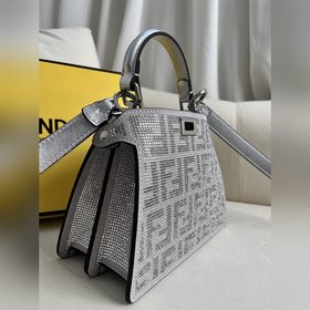 Знаковая сумочка Peekaboo ISeeU — мини