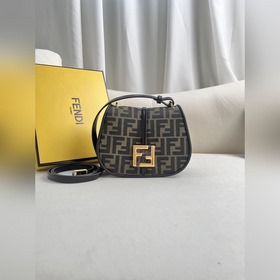 Маленькая сумка FENDI с узором «Mono