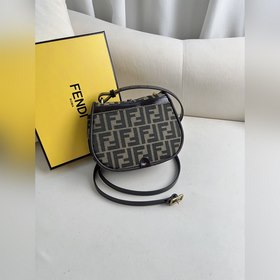 Маленькая сумка FENDI с узором «Mono