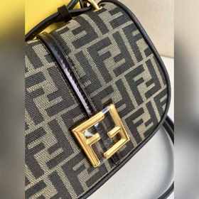 Маленькая сумка FENDI с узором «Mono