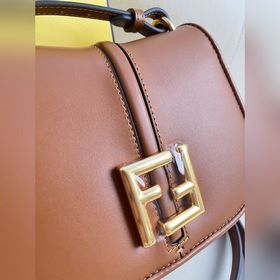 Маленькая коричневая сумка FENDI из 