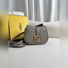 Маленькая сумка через плечо FENDI из