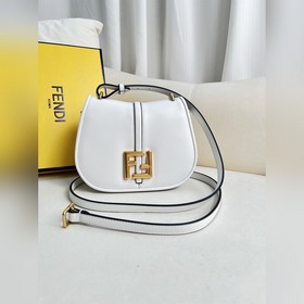 Маленькая белая сумка FENDI из белой