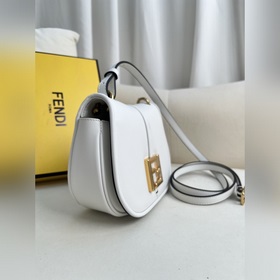 Маленькая белая сумка FENDI из белой