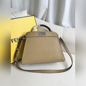 Сумка среднего размера FENDI Peekaboo