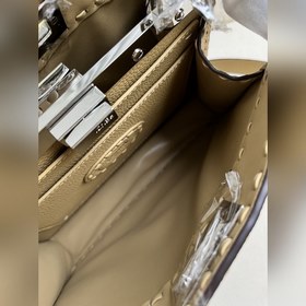 Сумка среднего размера FENDI Peekaboo 