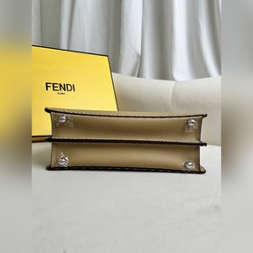 Сумка среднего размера FENDI Peekaboo 