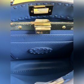 Синяя сумка FENDI Peekaboo I See U сре