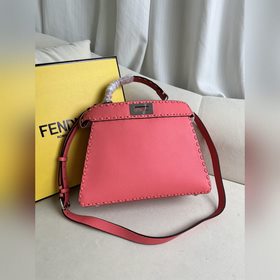 Розовая сумка FENDI Peekaboo I See U с