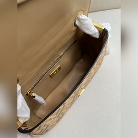 Сумка Baguette средней длины абрикосов