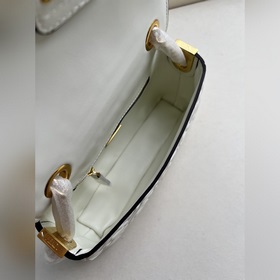 Белая сумка Baguette со средней длиной