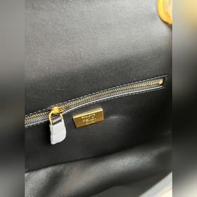 Черная сумка Baguette со средней длино