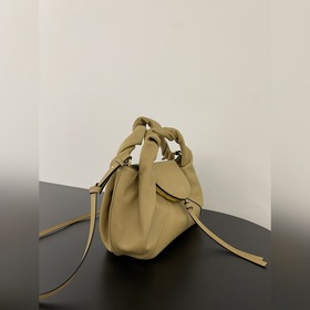Новая модель небольшой сумки Spy Bag —