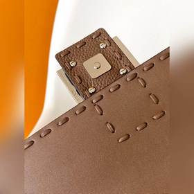 FENDI BAGUETTE — классическая модель с