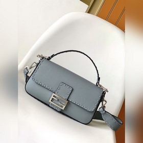 FENDI BAGUETTE — классическая модель с