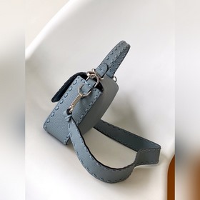 FENDI BAGUETTE — классическая модель с