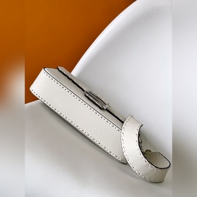 FENDI BAGUETTE — классическая модель с