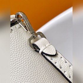 FENDI BAGUETTE — классическая модель с