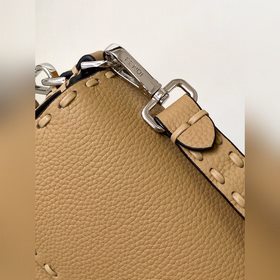 FENDI BAGUETTE — классическая модель с