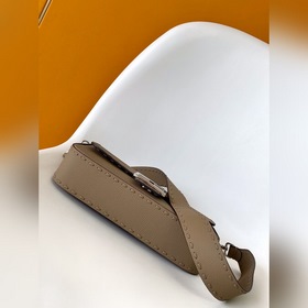 FENDI BAGUETTE — классическая модель с