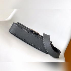 FENDI BAGUETTE — классическая модель с