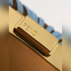 Fend Iconic Peekaboo ISeeU — из импорт